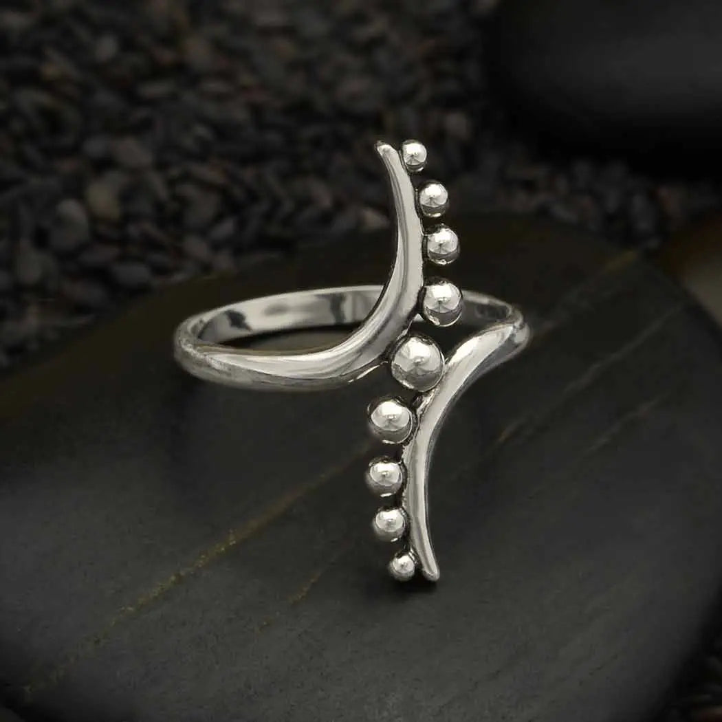 Curves and Dots Ring