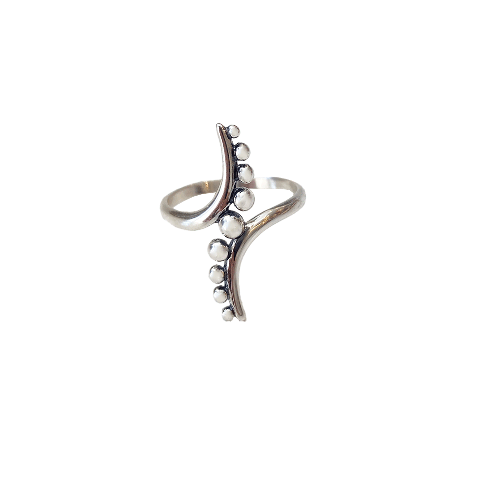 Curves and Dots Ring