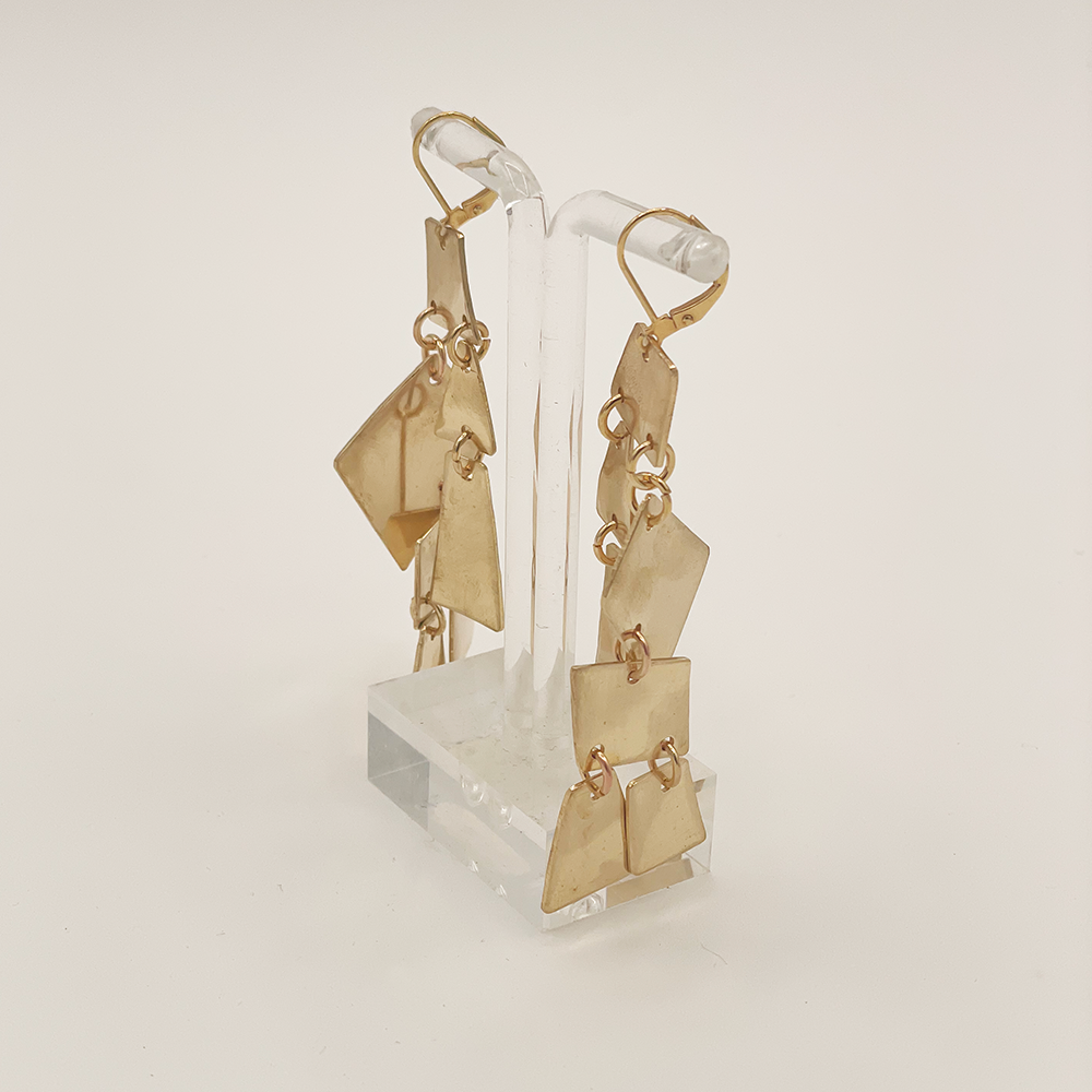 Geometric Dangles