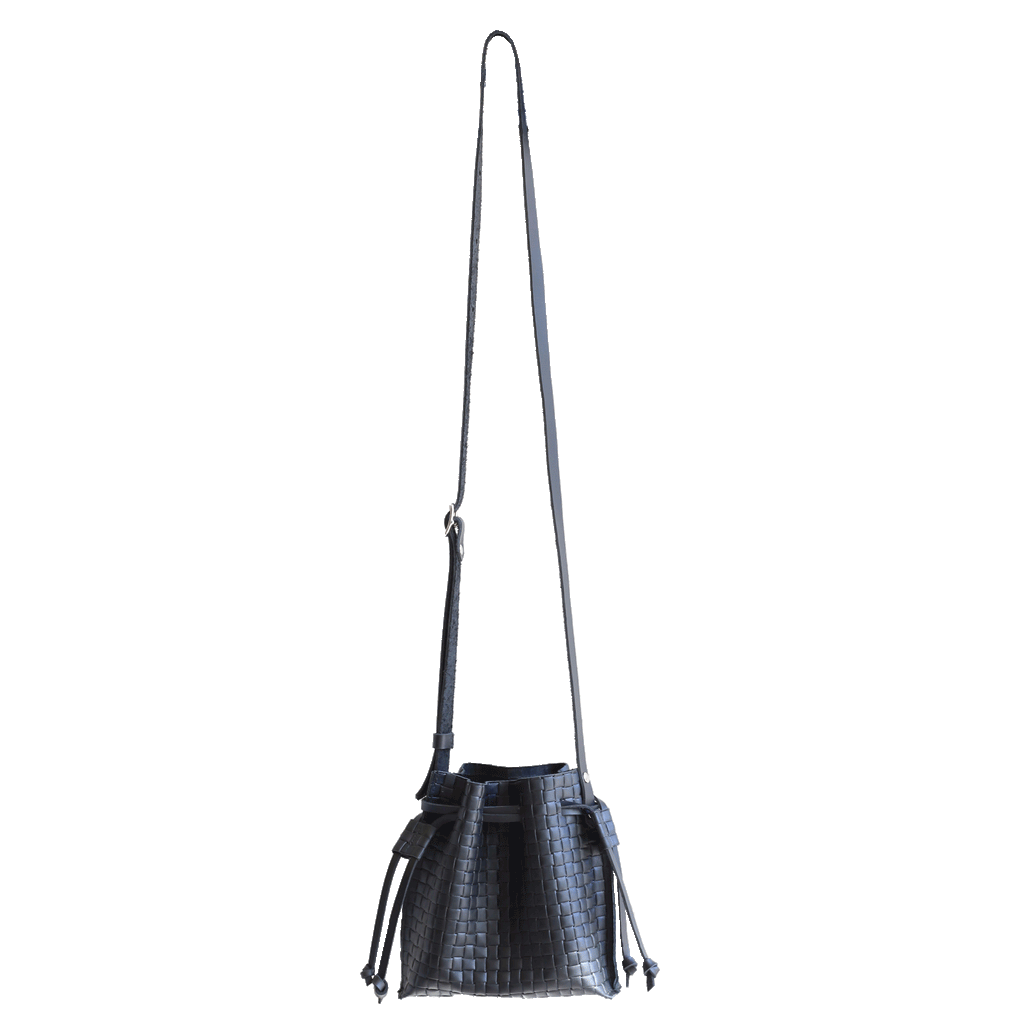 mini bucket bag in woven noir