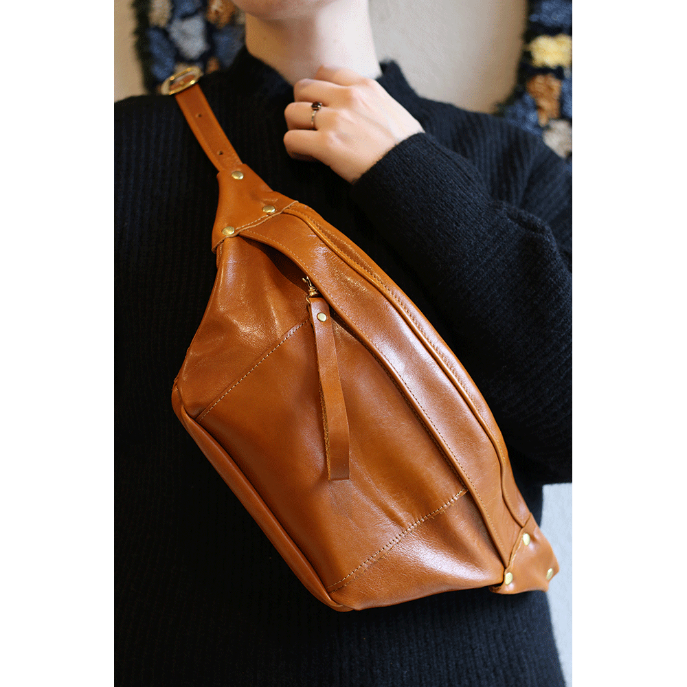 Stevie Belt Bag in Classic Cognac
