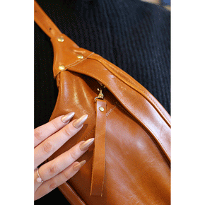 Stevie Belt Bag in Classic Cognac