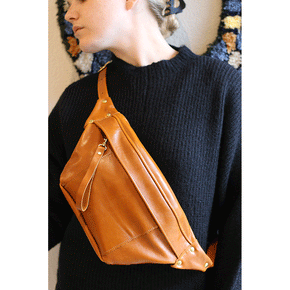 Stevie Belt Bag in Classic Cognac