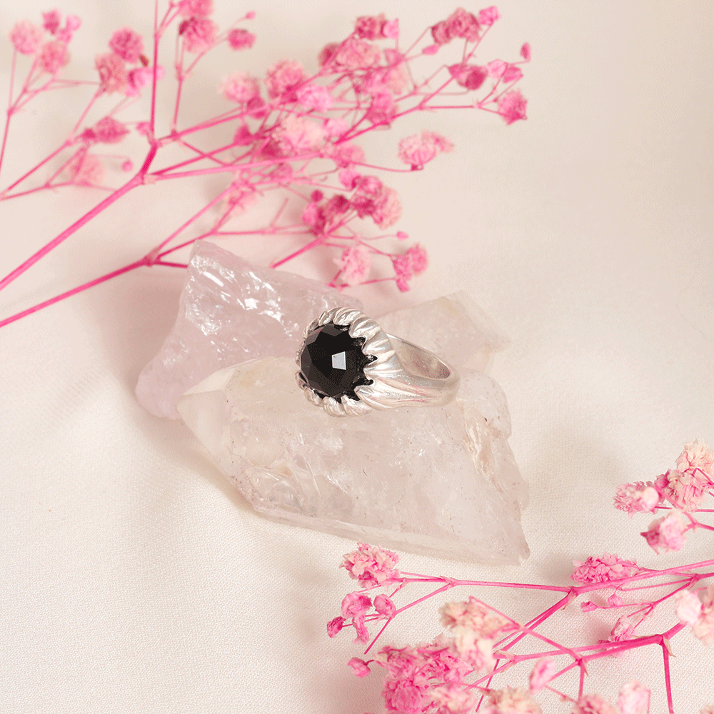 La Fleur Onyx Ring in Silver