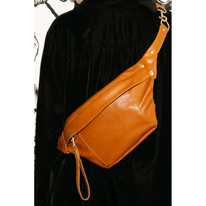 Stevie Belt Bag in Classic Cognac