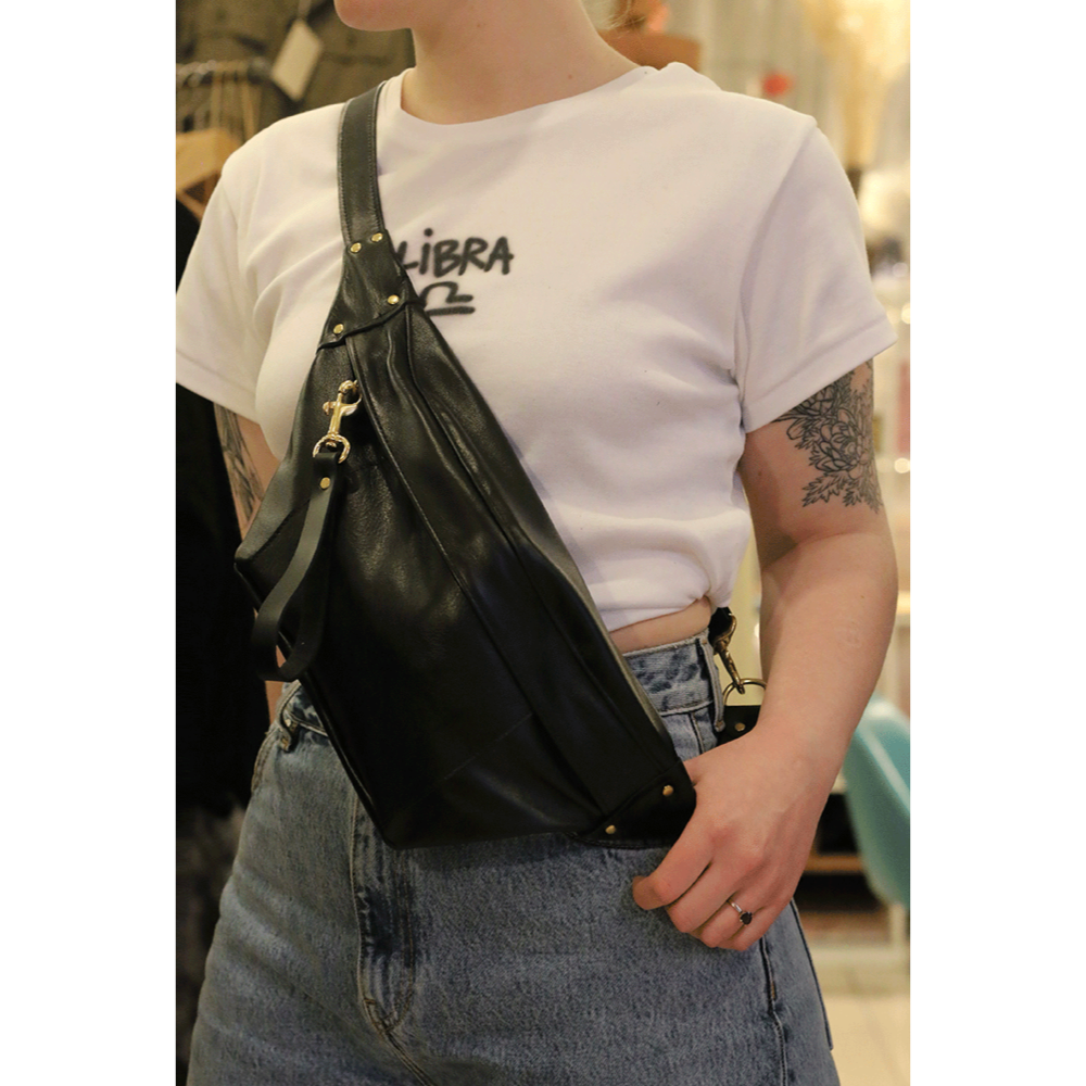 Stevie Belt Bag in Classic Noir