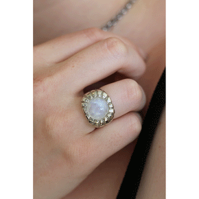 Silver Morella Ring with Moonstone